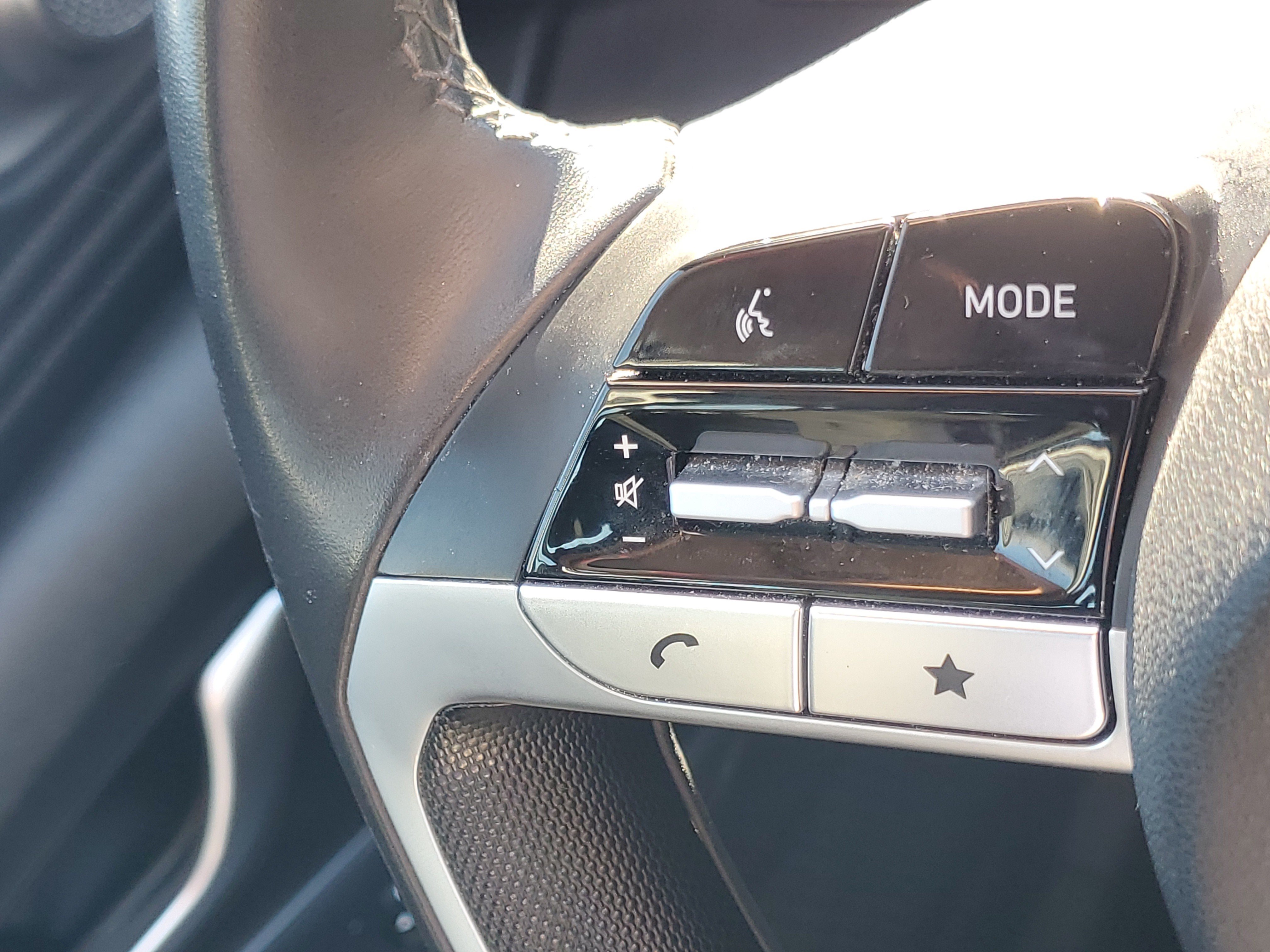 Used 2025 Hyundai Elantra SEL FWD image 22