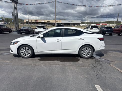 Used 2022 Nissan Sentra S image 9