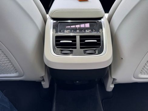 Used 2024 Volvo XC60 B5 Ultimate image 39