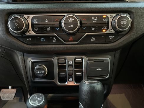 Used 2025 Jeep Wrangler Sport S w/ Convenience Group image 27