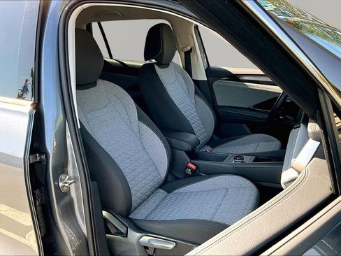 Used 2025 Volkswagen Tiguan S FWD image 29