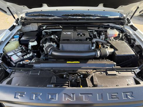 Used 2022 Nissan Frontier S RWD image 11