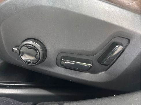 Used 2018 Volvo S90 T6 Inscription image 25