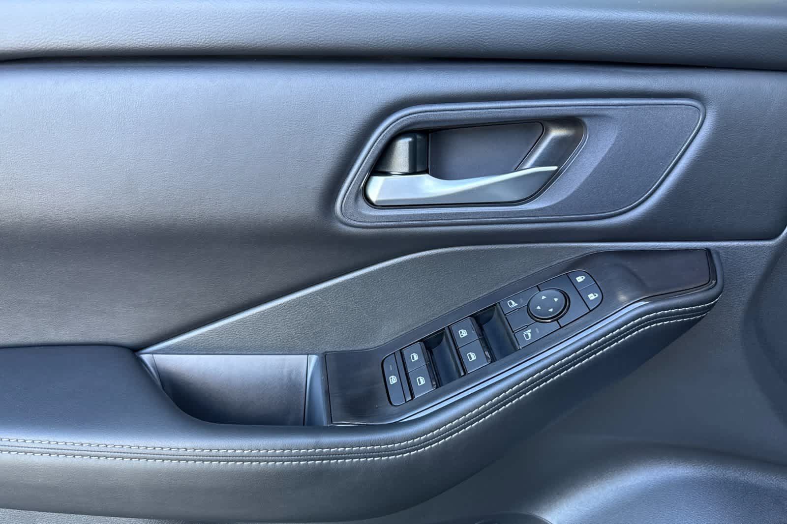 New 2026 Nissan Rogue SV AWD/4WD image 12