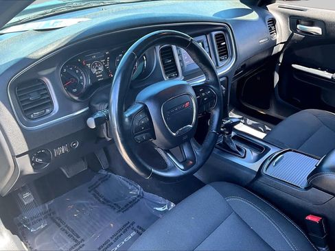 Used 2017 Dodge Charger SE w/ Blacktop Package RWD image 17