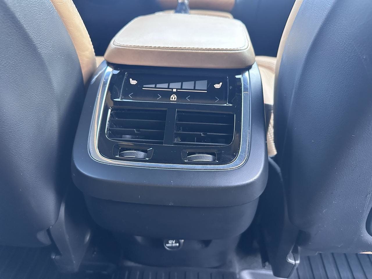Used 2018 Volvo XC90 T6 Inscription w/ Luxury Package AWD/4WD image 41
