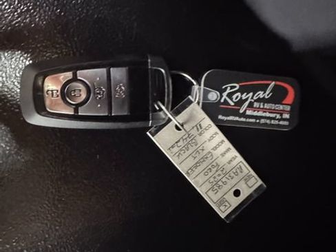 Used 2024 Ford Explorer XLT AWD/4WD image 33