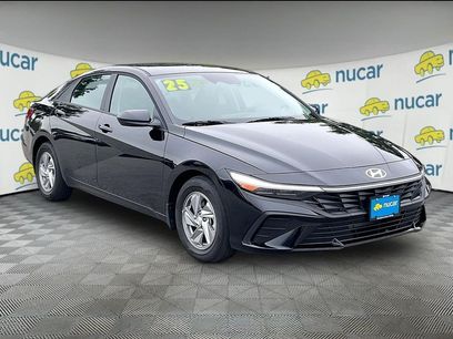 Used 2025 Hyundai Elantra SE