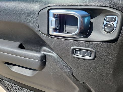 New 2026 Jeep Gladiator Mojave w/ Technology Group AWD/4WD image 6