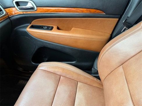 Used 2011 Jeep Grand Cherokee Overland image 30