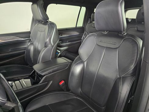 Used 2021 Jeep Grand Cherokee L Overland w/ Luxury Tech Group IV image 24