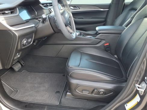 Used 2024 Jeep Grand Cherokee Limited AWD/4WD image 20