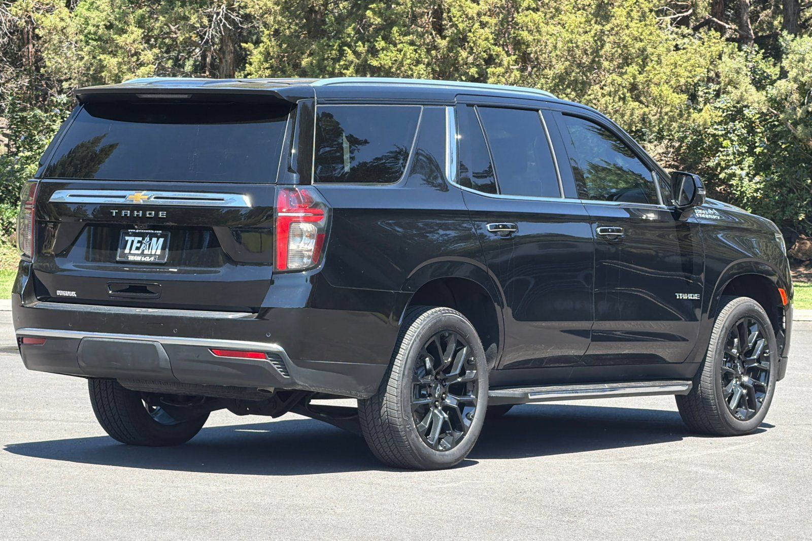 Used 2024 Chevrolet Tahoe High Country AWD/4WD image 4