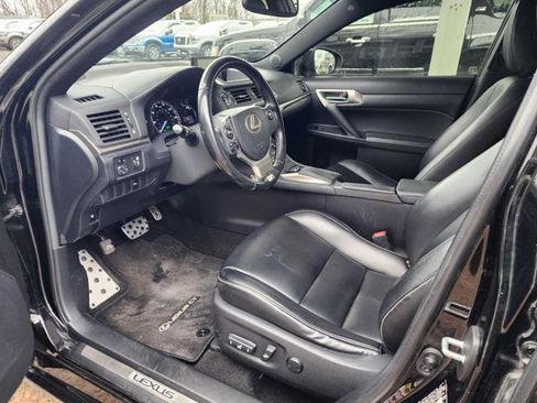 Used 2017 Lexus CT 200h image 10