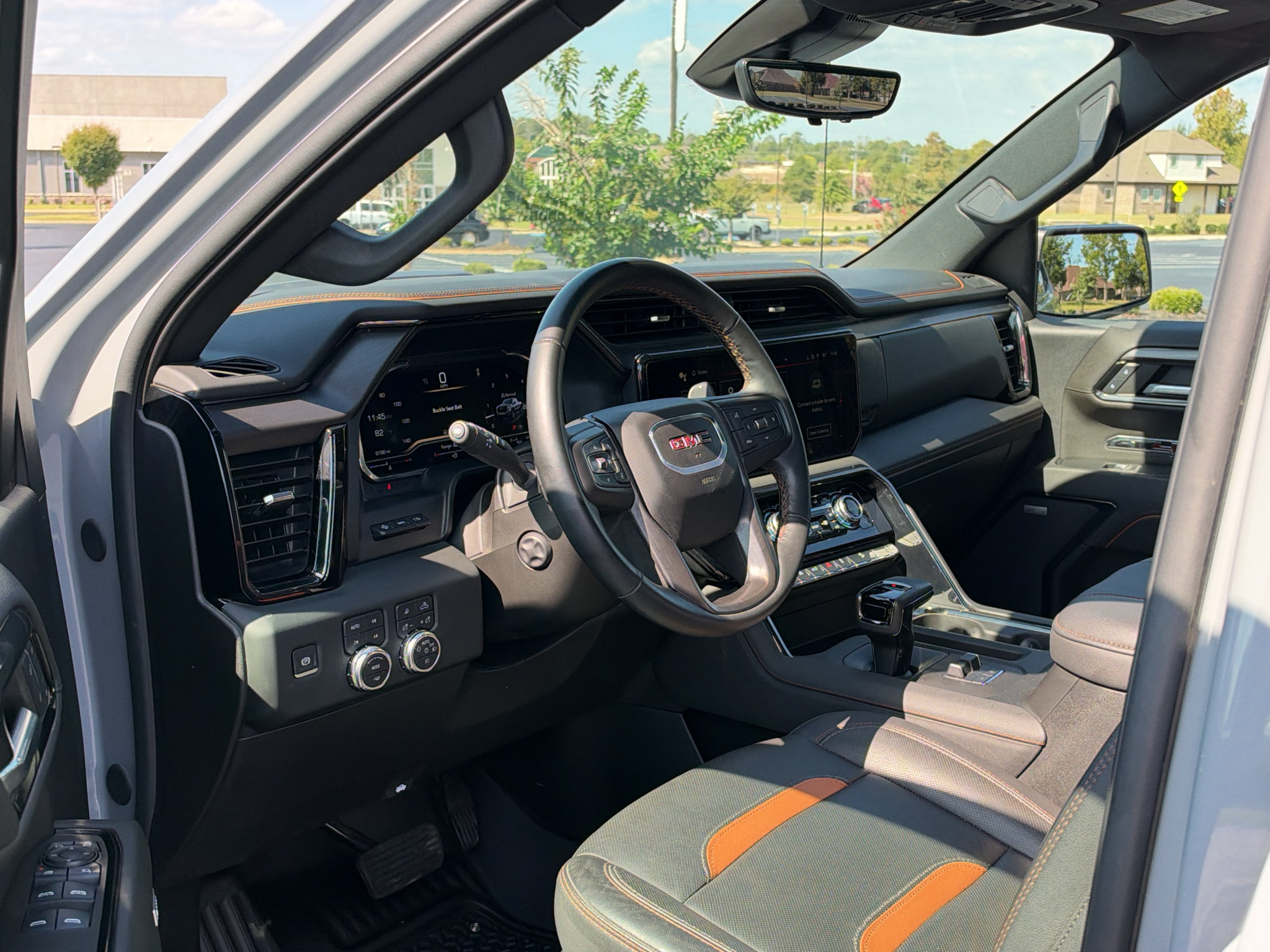 Used 2024 GMC Sierra 1500 AT4 w/ Technology Package AWD/4WD image 10