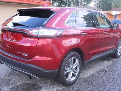 Used 2017 Ford Edge Titanium w/ Technology Package FWD image 5