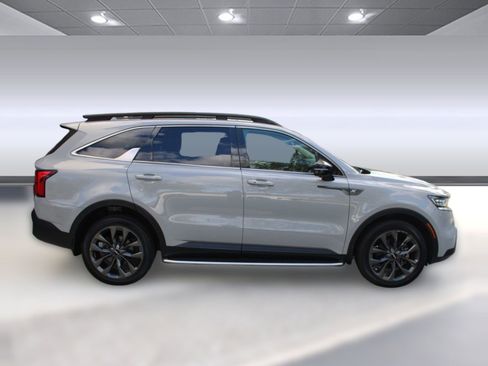 Used 2022 Kia Sorento SX Prestige w/ Rust Color Package image 8