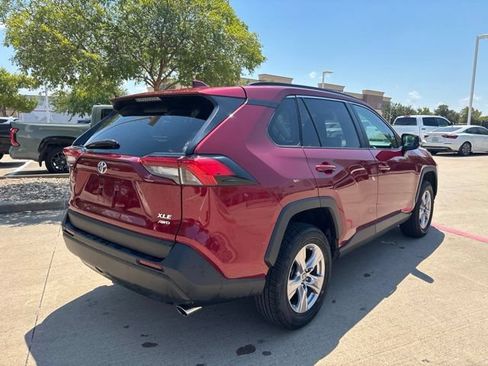 Used 2025 Toyota RAV4 XLE AWD/4WD image 5