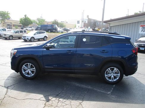 Used 2023 GMC Terrain SLE w/ Driver Convenience Package AWD/4WD image 15