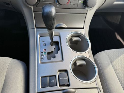 Used 2010 Toyota Highlander 2WD image 18
