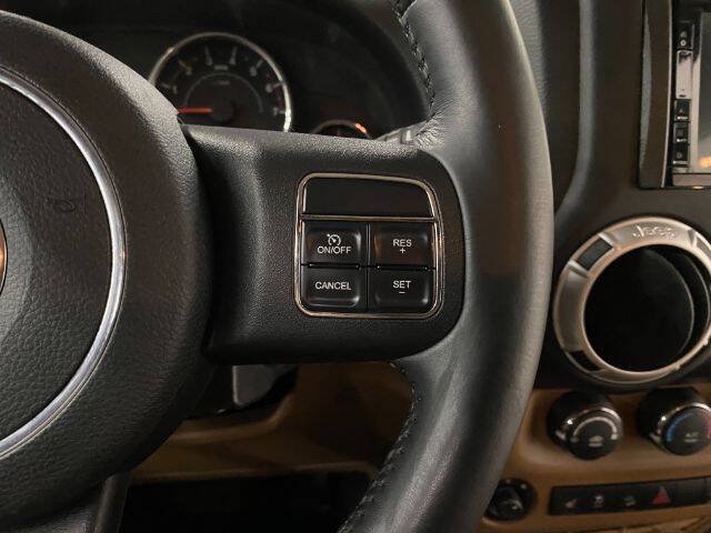 Used 2011 Jeep Wrangler Unlimited Sahara AWD/4WD image 21