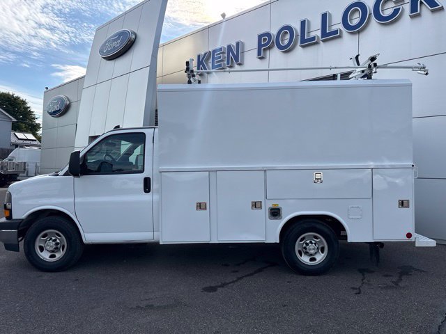 Used 2023 Chevrolet Express 3500 w/ Power Convenience Package RWD image 9