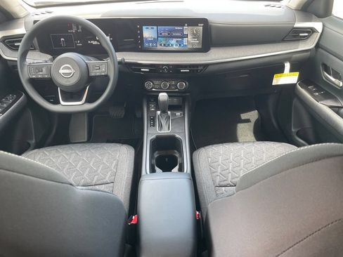 Certified 2025 Nissan Kicks SV FWD image 12
