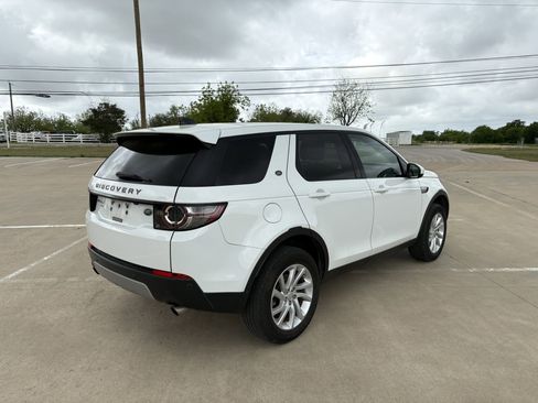 Used 2017 Land Rover Discovery Sport HSE image 4