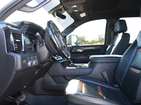 Used 2024 GMC Sierra 2500 AT4 w/ Technology Package image 23