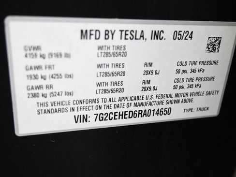 Used 2024 Tesla Cybertruck AWD Crew Cab image 12