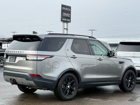 Used 2018 Land Rover Discovery SE image 40