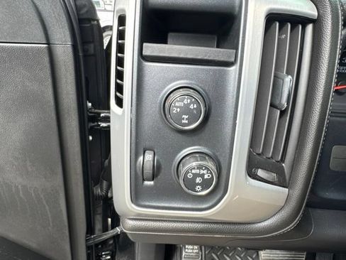 Used 2014 GMC Sierra 1500 SLT w/ Suspension Package, Off-Road AWD/4WD image 16