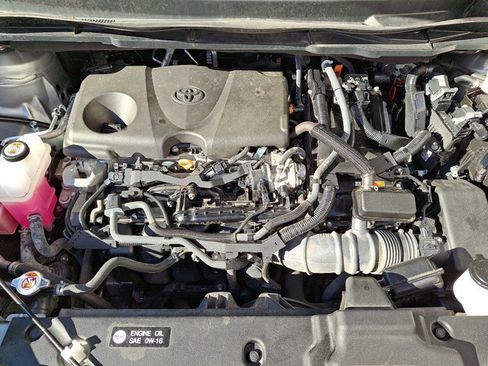 Used 2024 Toyota Sienna XLE image 28