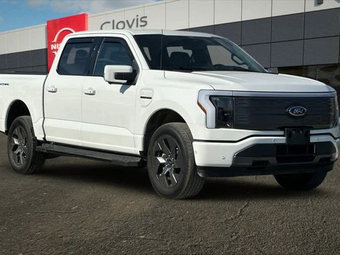 Used 2022 Ford F150 Lightning Lariat image 10