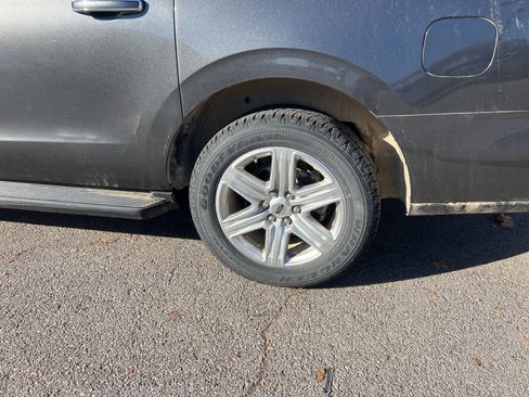 Used 2018 Ford Expedition Max XLT w/ Equipment Group 201A image 8