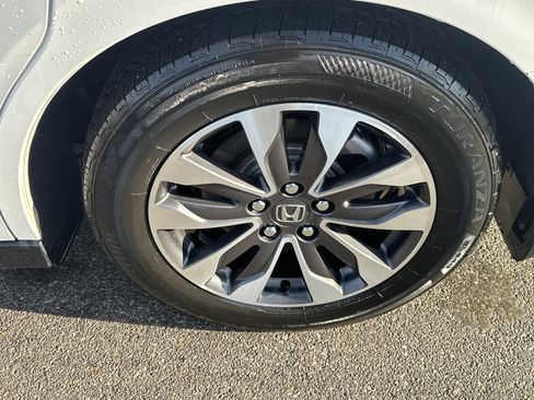 Certified 2024 Honda Odyssey EX-L image 9