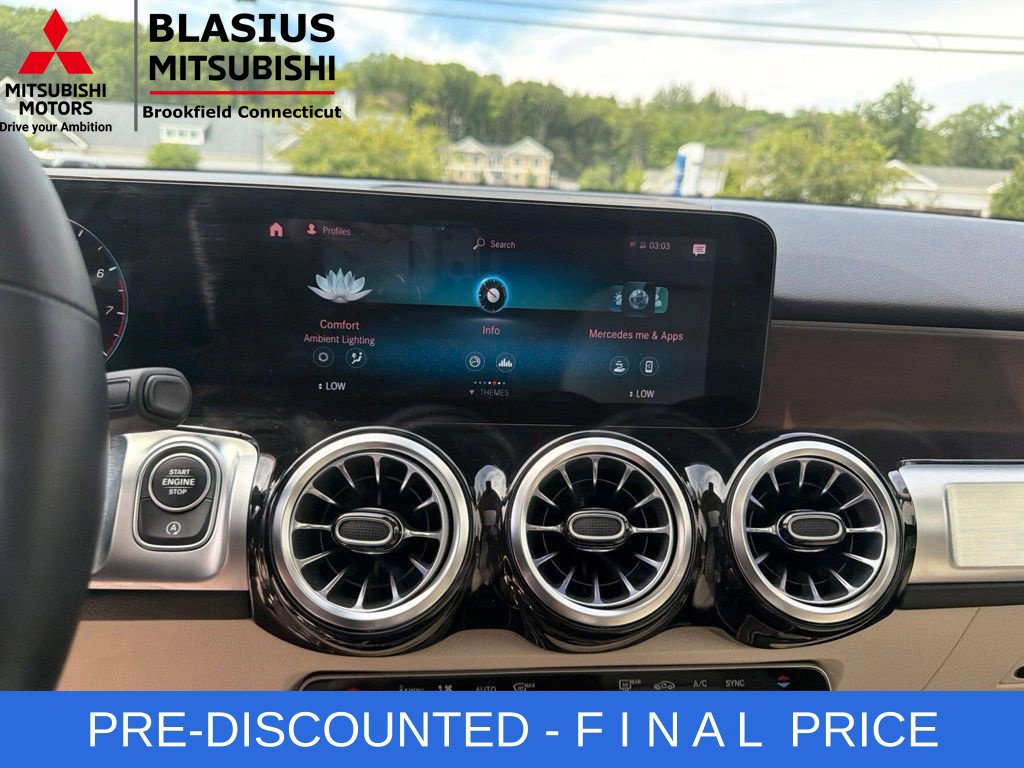 Used 2022 Mercedes-Benz GLB 250 4MATIC w/ Premium Package Lite image 31