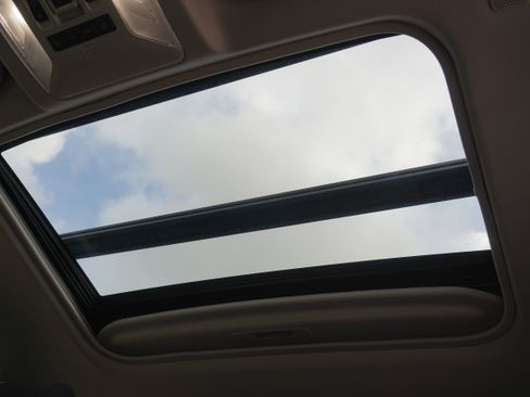 Used 2023 Toyota RAV4 XLE w/ Convenience Package image 16