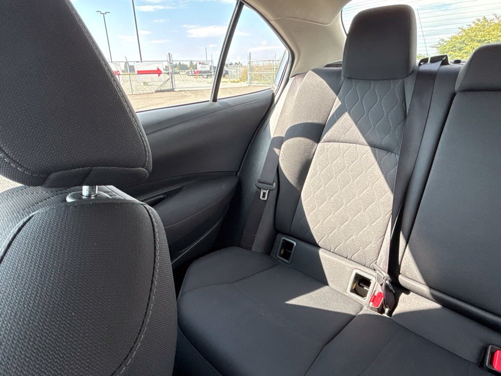 Used 2020 Toyota Corolla LE FWD image 35