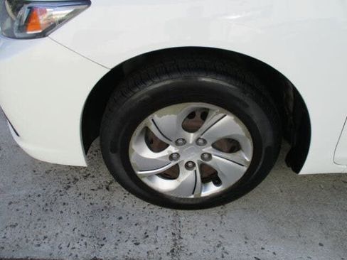 Used 2014 Honda Civic LX image 9