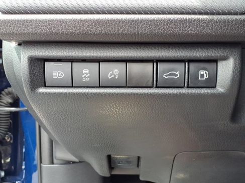 Used 2025 Toyota Camry SE FWD image 19