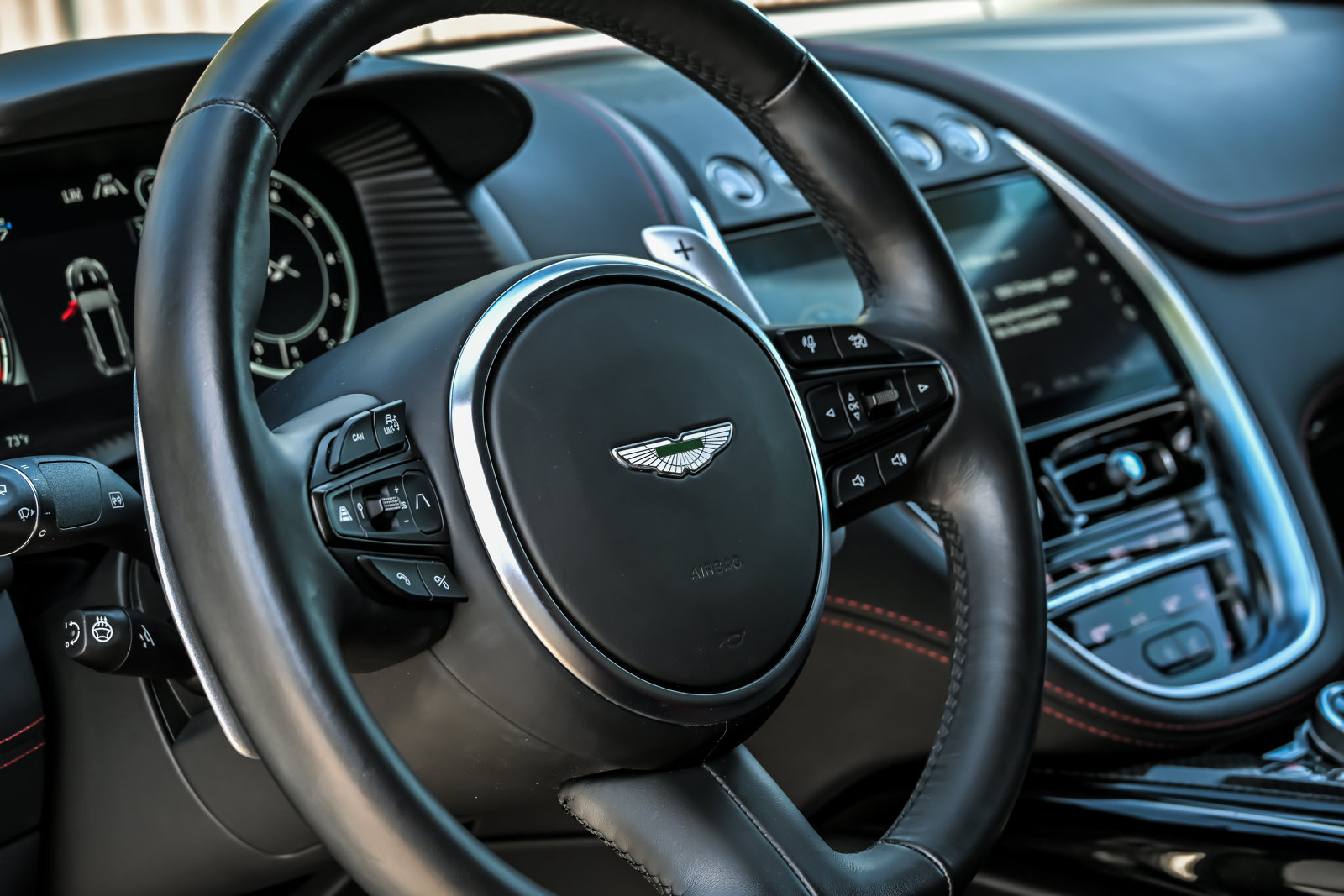 Used 2023 Aston Martin DBX 707 AWD/4WD image 32