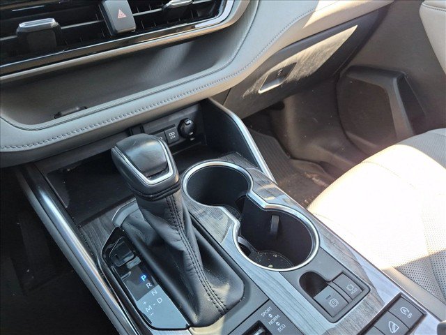 Used 2020 Toyota Highlander Limited AWD/4WD image 11