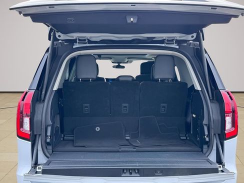 Used 2025 Ford Expedition Platinum image 23