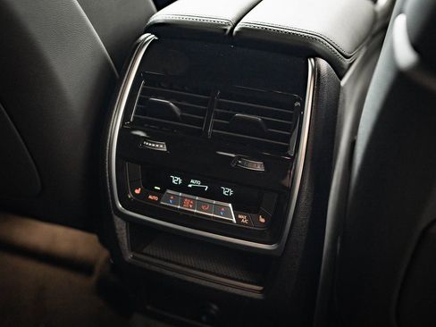 New 2026 BMW X6 xDrive40i w/ Climate Comfort Package image 37