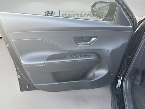 Used 2024 Hyundai Kona Limited image 18