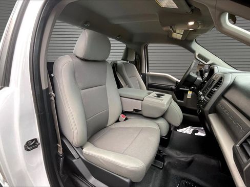 Used 2017 Ford F250 XL w/ Power Equipment Group AWD/4WD image 25