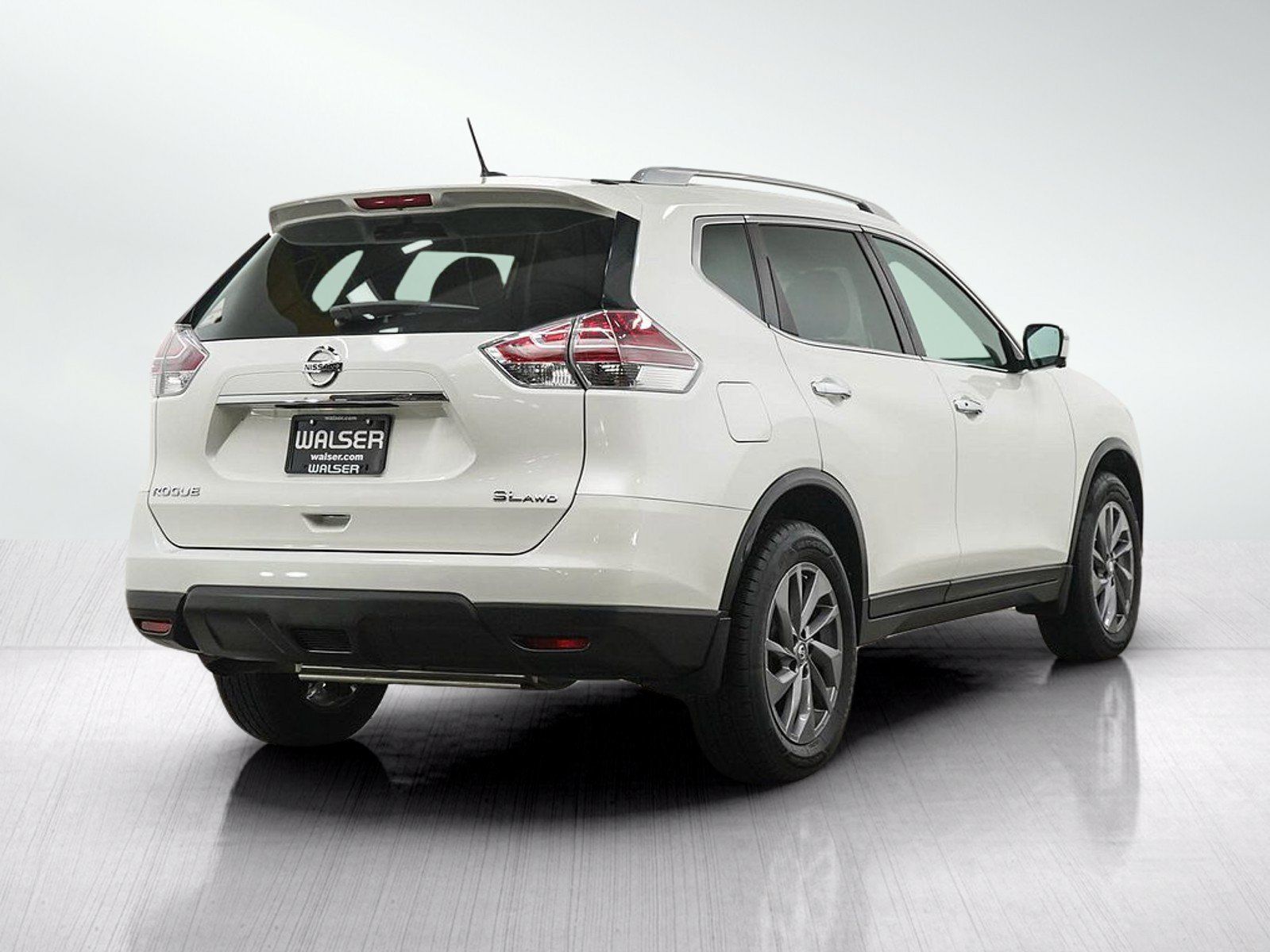 Used 2016 Nissan Rogue SL w/ SL Premium Package AWD/4WD image 5