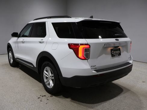 Used 2024 Ford Explorer XLT AWD/4WD image 5