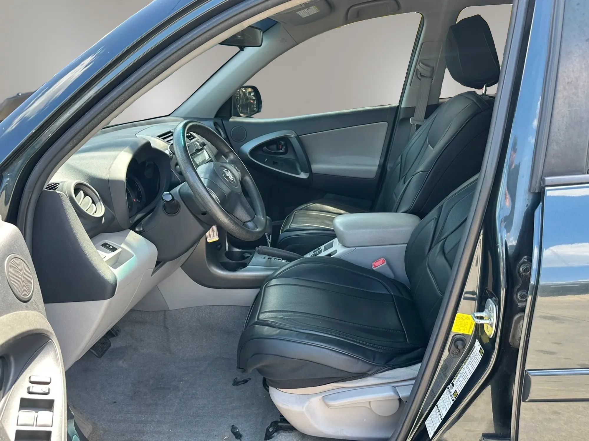 Used 2011 Toyota RAV4 4WD V6 w/ Tow Prep Pkg image 5